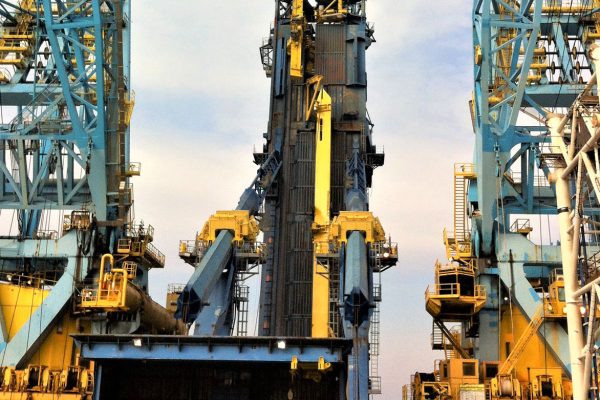 PIPELAY EQUIPMENT Stinger Handling Equipment De Pretto Industrie